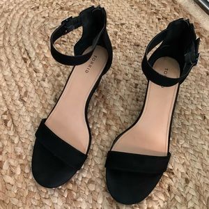 Black Two Strap Demi Wedge Size 13 Wide